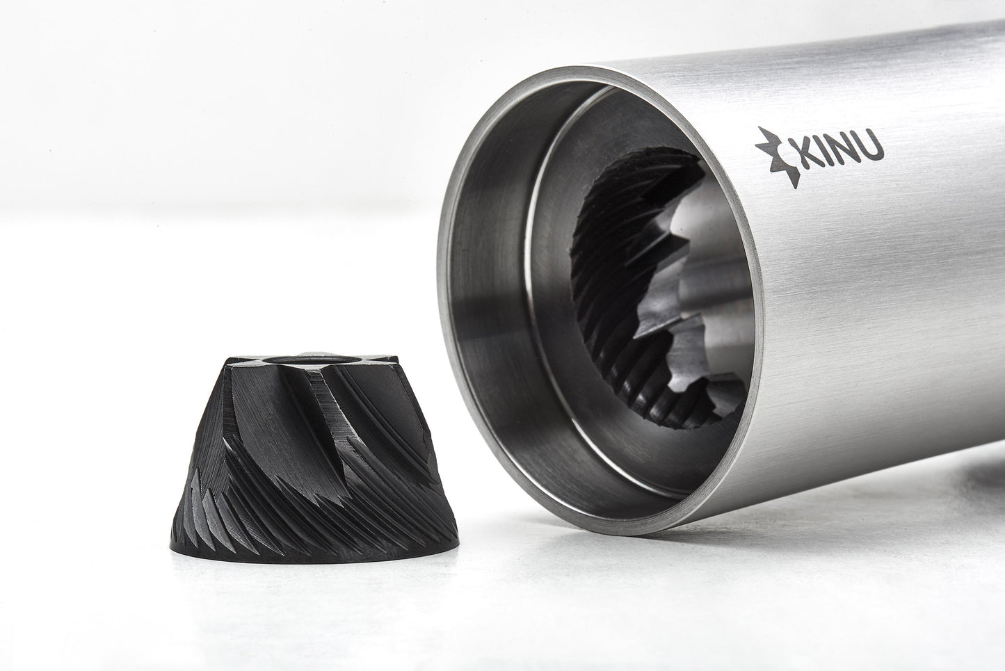 Kinu | M47 Classic 2024 Manual Grinder with Travel Case